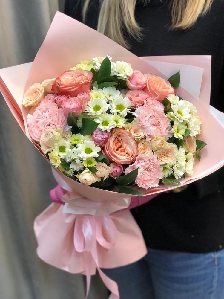 Букет цветов из: Гвоздики, Розы и Хризантемы в Пригородном