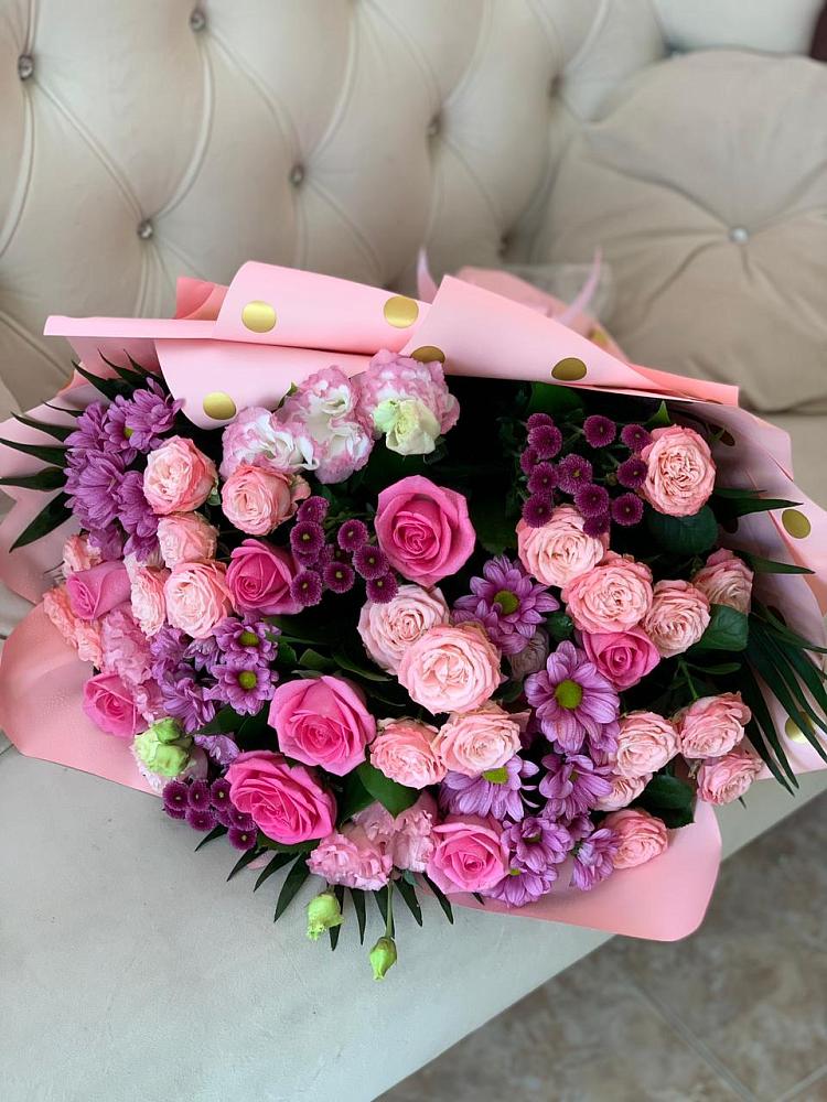 Букет цветов из: Хризантемы, Розы и Лизиантусы в Пригородном