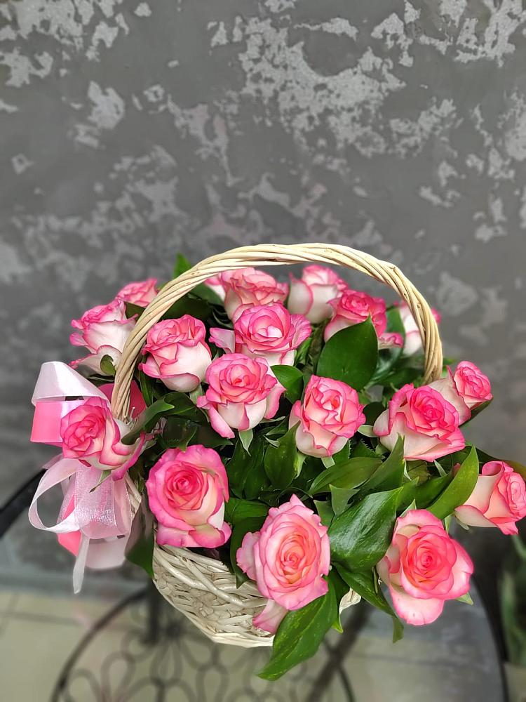 Цветочная композиция из Розы в корзине в Пригородном