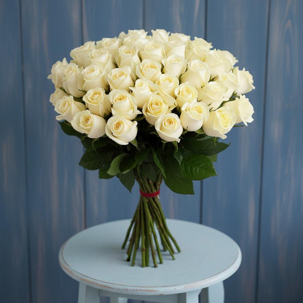 Букет 51 Белая роза Эдлесс Лав в Пригородном