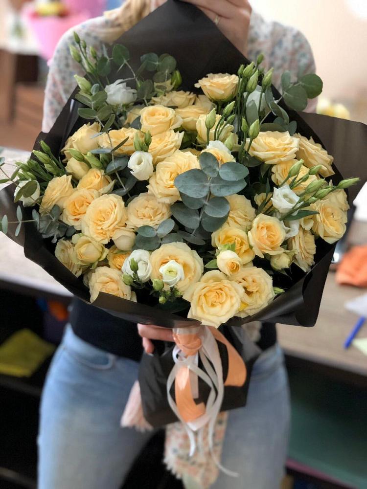 Букет цветов из: Розы и Лизиантусы в Пригородном