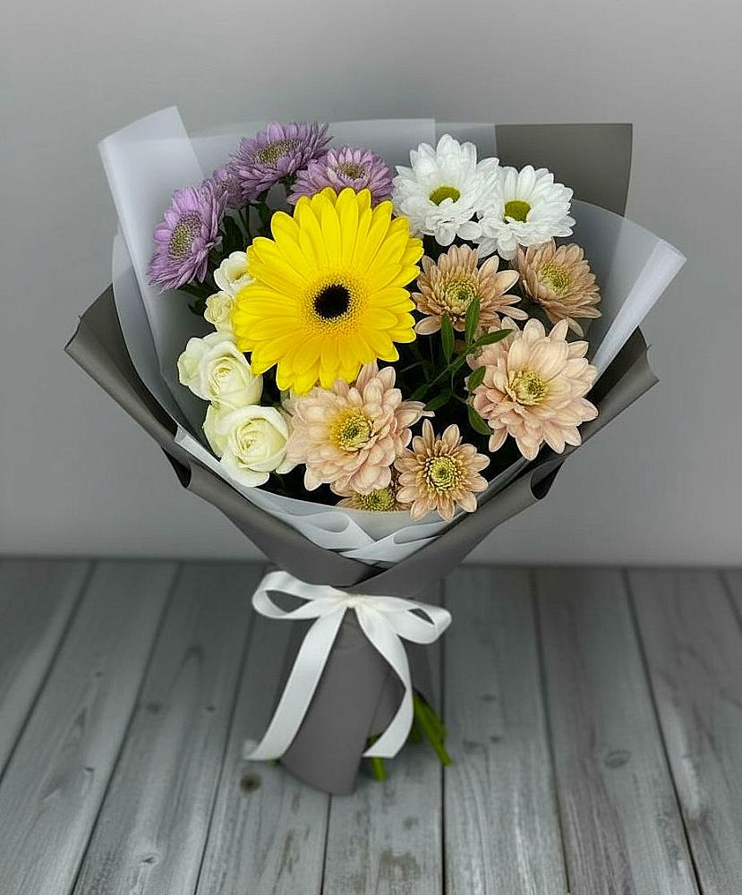Букет цветов из: Розы, Герберы и Хризантемы в Пригородном