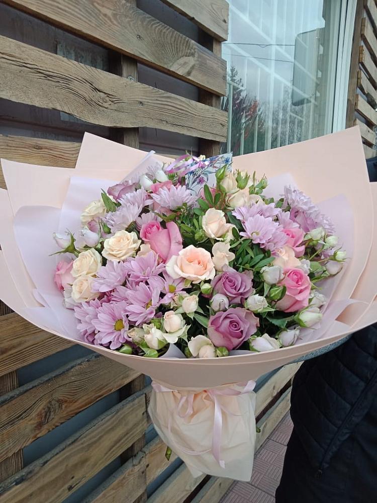 Букет цветов из: Розы и Хризантемы в Пригородном