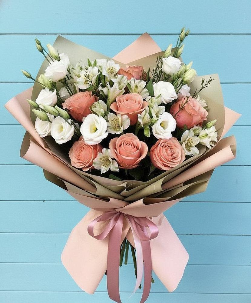 Букет цветов из: Розы, Альстромерии и Лизиантусы в Пригородном