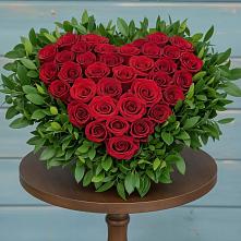 Цветочная композиция из Розы в виде сердца в Пригородном