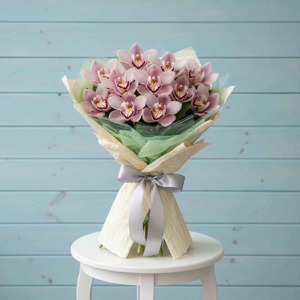 Букет цветов из: Орхидеи и Розы в Пригородном