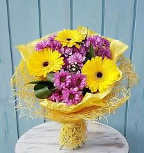 Букет цветов из:  Хризантемы и Герберы в Пригородном