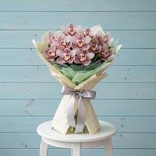 Букет цветов из:  Орхидеи и Розы в Пригородном