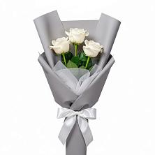 Букет 3 белые розы в Пригородном