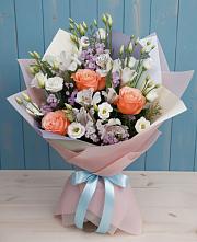 Букет цветов из:  Лизиантусы, Розы, Альстромерии и Гипсофила в Пригородном