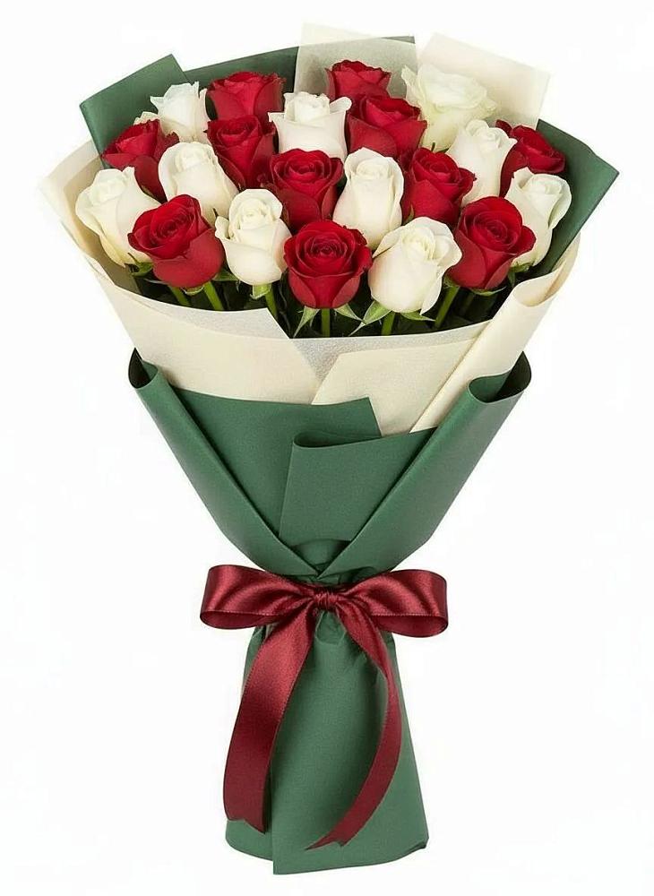 Букет Микс из красных и белых роз в Пригородном