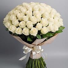 Букет 101 беля роза Белоснежка в Пригородном