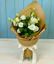 Букет цветов из:  Хризантемы и Лизиантусы в Пригородном