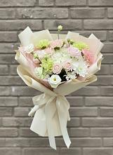 Букет цветов из:  Гвоздики, Розы, Лизиантусы и Хризантемы в Пригородном