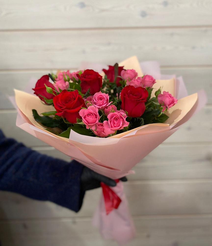 Букет цветов из: Розы в Пригородном