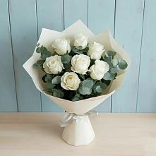Букет Белые розы в Эвкалипте в Пригородном