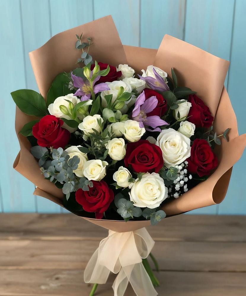 Букет цветов из: Розы и Альстромерии в Пригородном