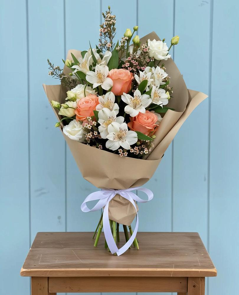 Букет цветов из: Альстромерии, Лизиантусы, Розы и Хризантемы в Пригородном
