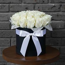 Цветочная композиция из Розы в шляпной коробке в Пригородном