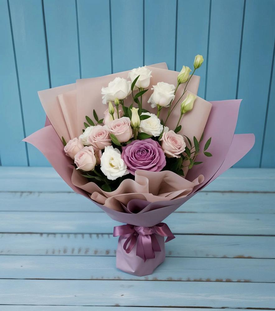 Букет цветов из: Розы и Лизиантусы в Пригородном